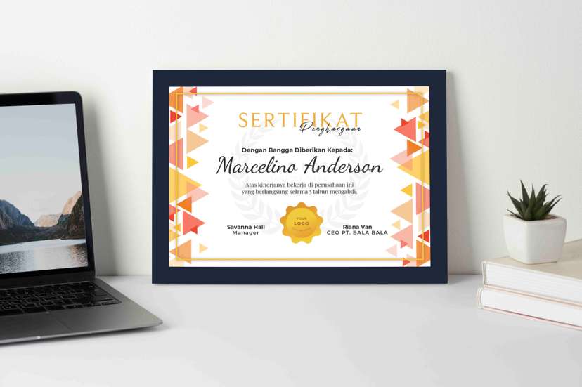 Sertifikat Penghargaan Karyawan dengan Desain Elegan & Geometris - Image 1