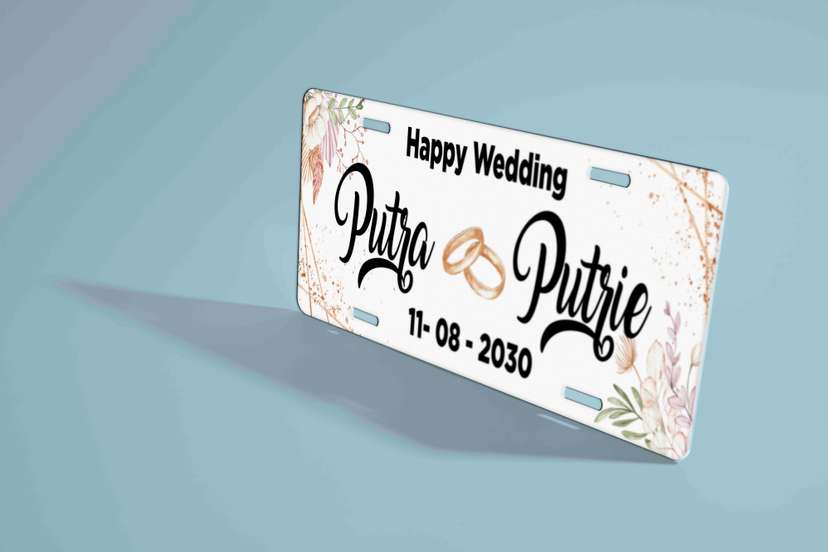 Plat Pernikahan Elegant dengan Ilustrasi Cincin dan Ornamen Floral Vintage - Image 1