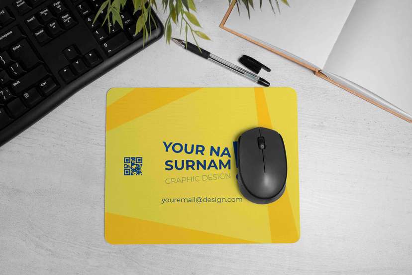 Mousepad Personal Branding Profesional dengan Nuansa Kuning Cerah - Image 1