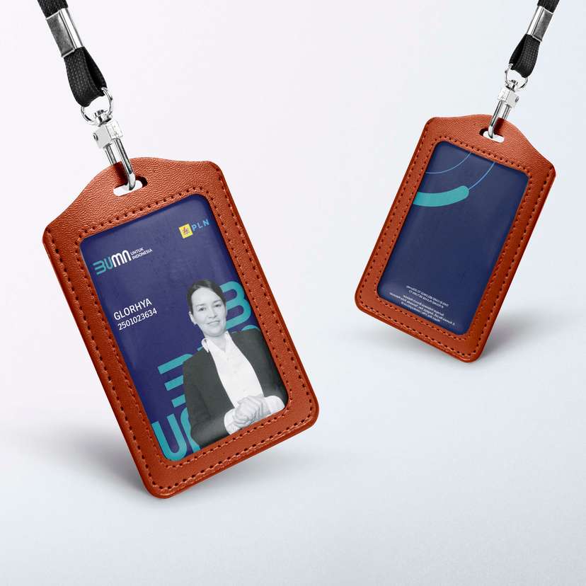 ID Card Perusahaan Biru Tua Dengan Foto Dan Logo - Image 1