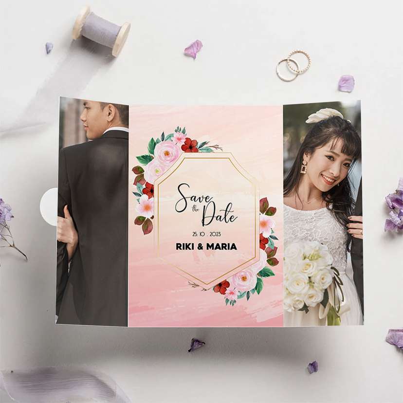 Undangan Pernikahan Trifold Desain Elegan Bernuansa Pastel Romantis - Image 1