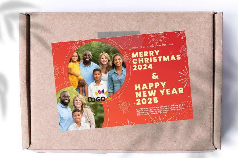 Kartu Natal dan Tahun Baru Gradasi Merah dan Foto - Image 1