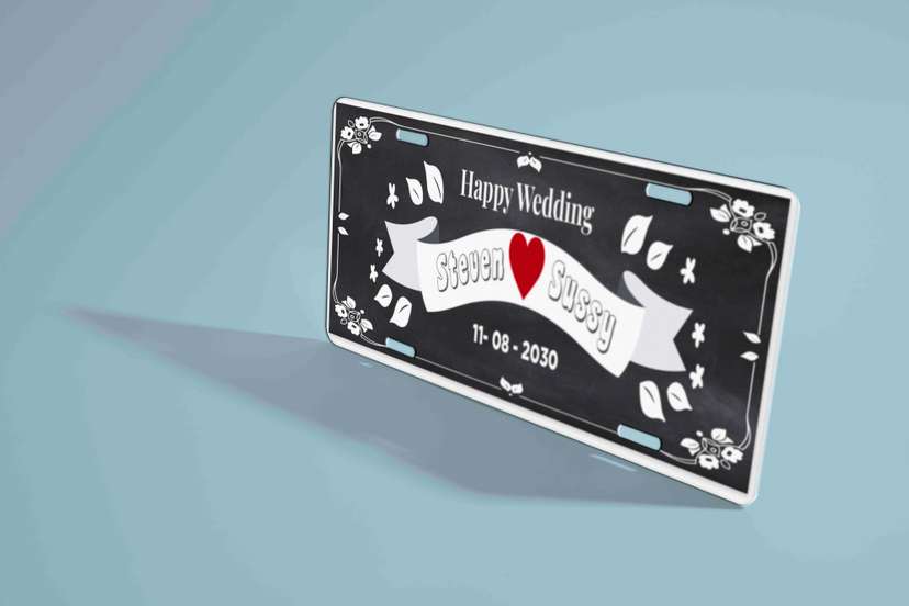 Plat Wedding Tema Blackboard dengan Banner Nama Pasangan - Image 1