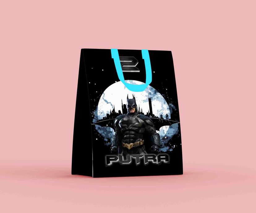 Paper Bag Ulang Tahun Batman dengan Desain Kota di Bawah Bulan Purnama - Image 1