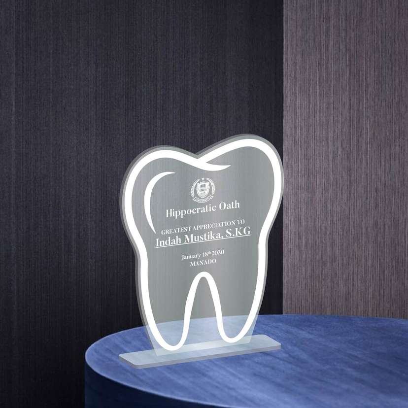 Plakat Sumpah Dokter Gigi Elegan β Silver Modern π¦· - Image 1