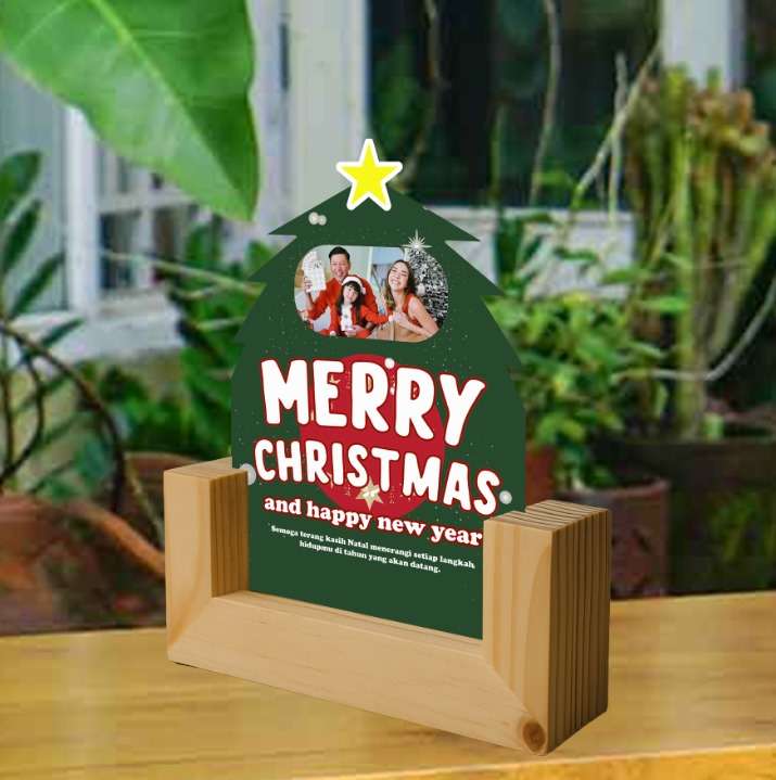 DreamLED Merry Christmas and Happy New Year with Family Photo - Image 1