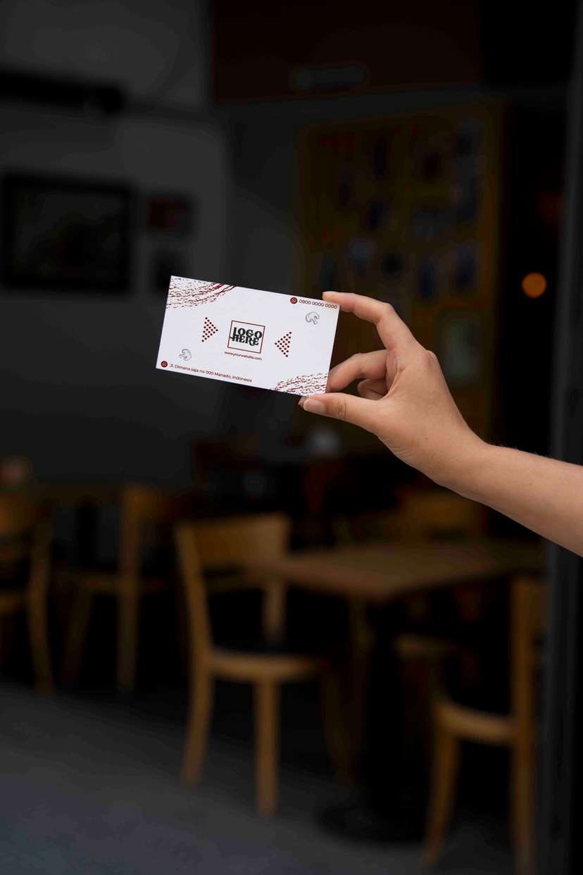 Kartu Nama Simple Putih Coklat - Image 1