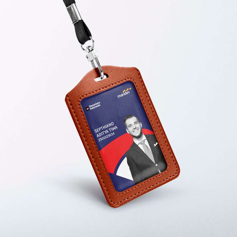 ID Card Perusahaan Latar Biru Tua Dan Merah - Image 1