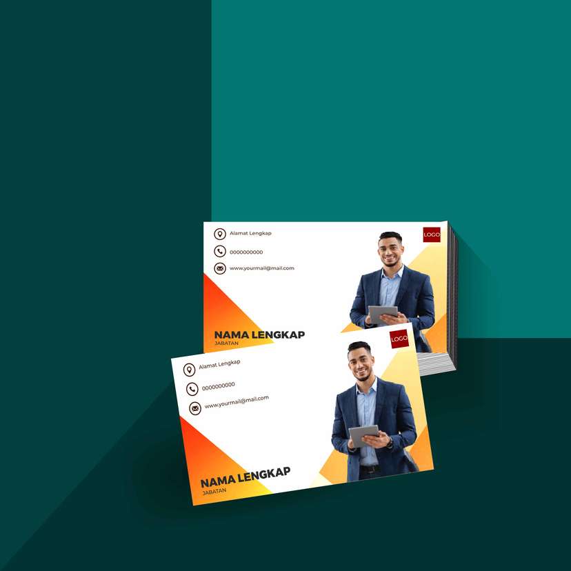 Kartu Nama Oranye Cerah dengan Desain Minimalis Modern yang Memberikan Kesan Hangat, Bersahabat, dan Dinamis untuk Startup dan Pebisnis Muda - Image 1