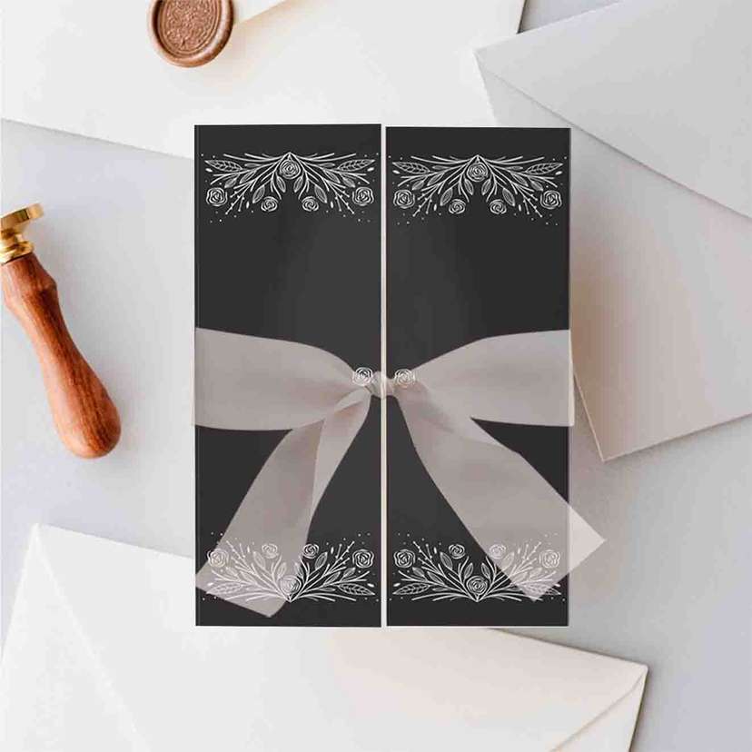 Undangan Pernikahan Lipat Tiga Black Elegant Desain Klasik & Mewah untuk Hari Istimewa - Image 1